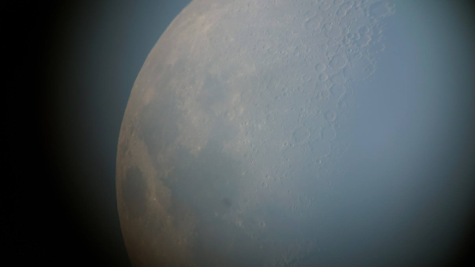 moon-at-dunes